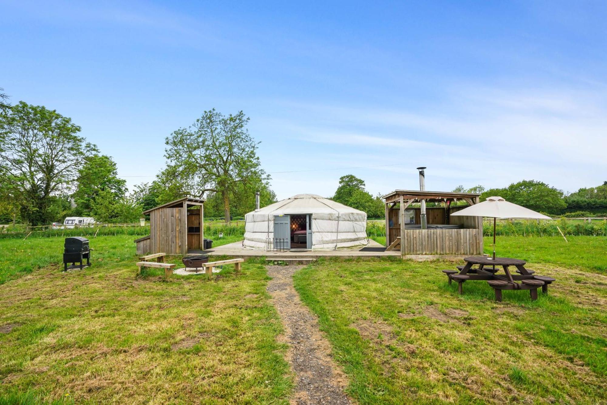 Hotel Glamp And Tipple Ltd à Great Ellingham Extérieur photo