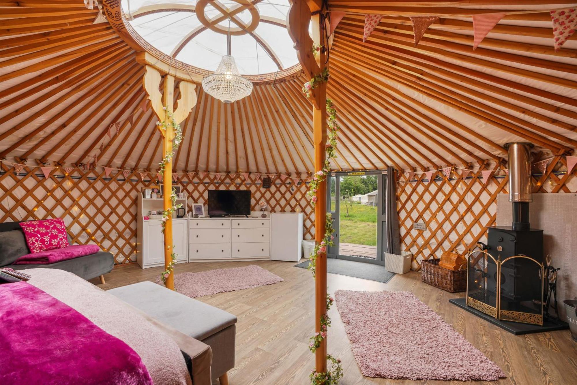 Hotel Glamp And Tipple Ltd à Great Ellingham Extérieur photo