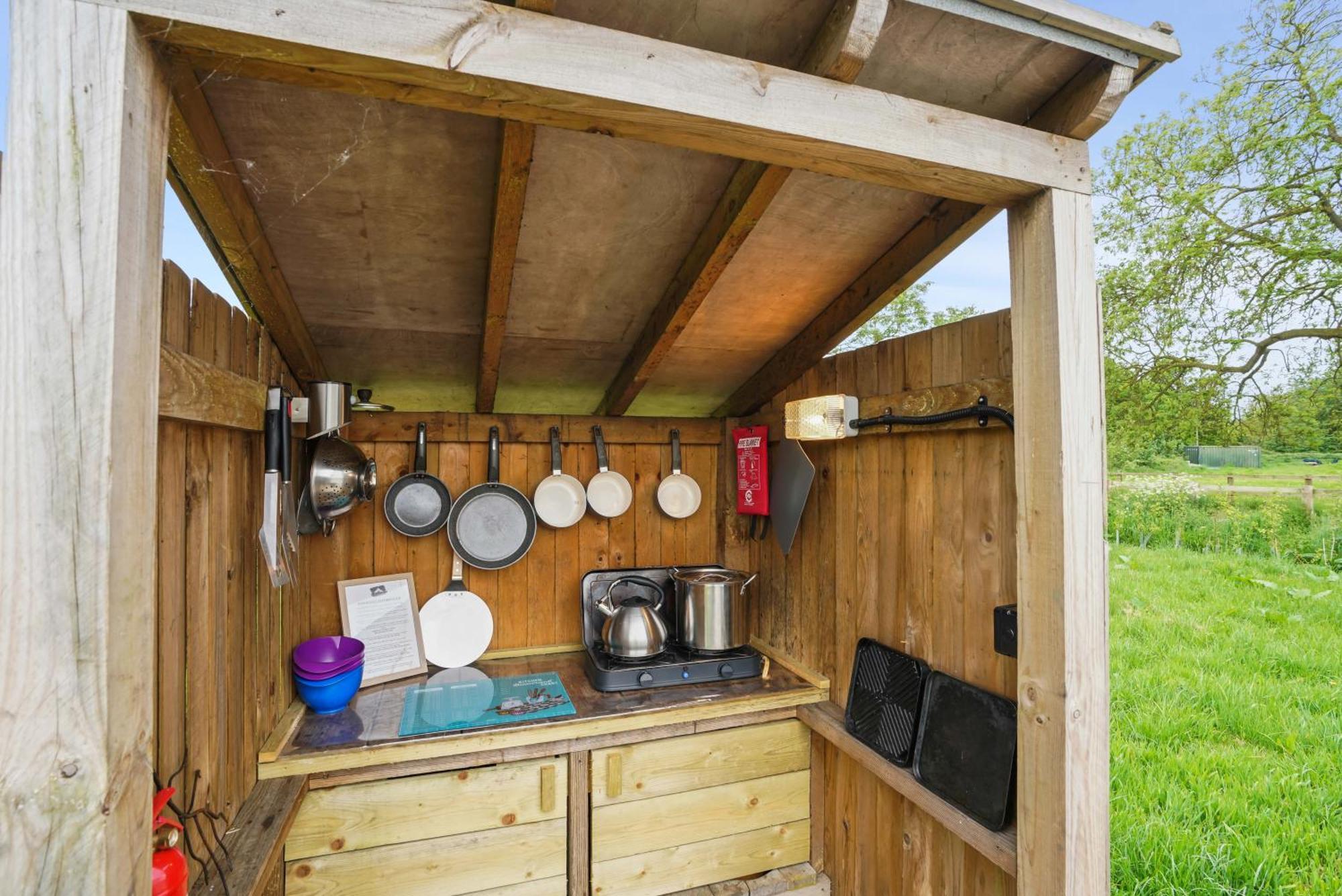 Hotel Glamp And Tipple Ltd à Great Ellingham Extérieur photo