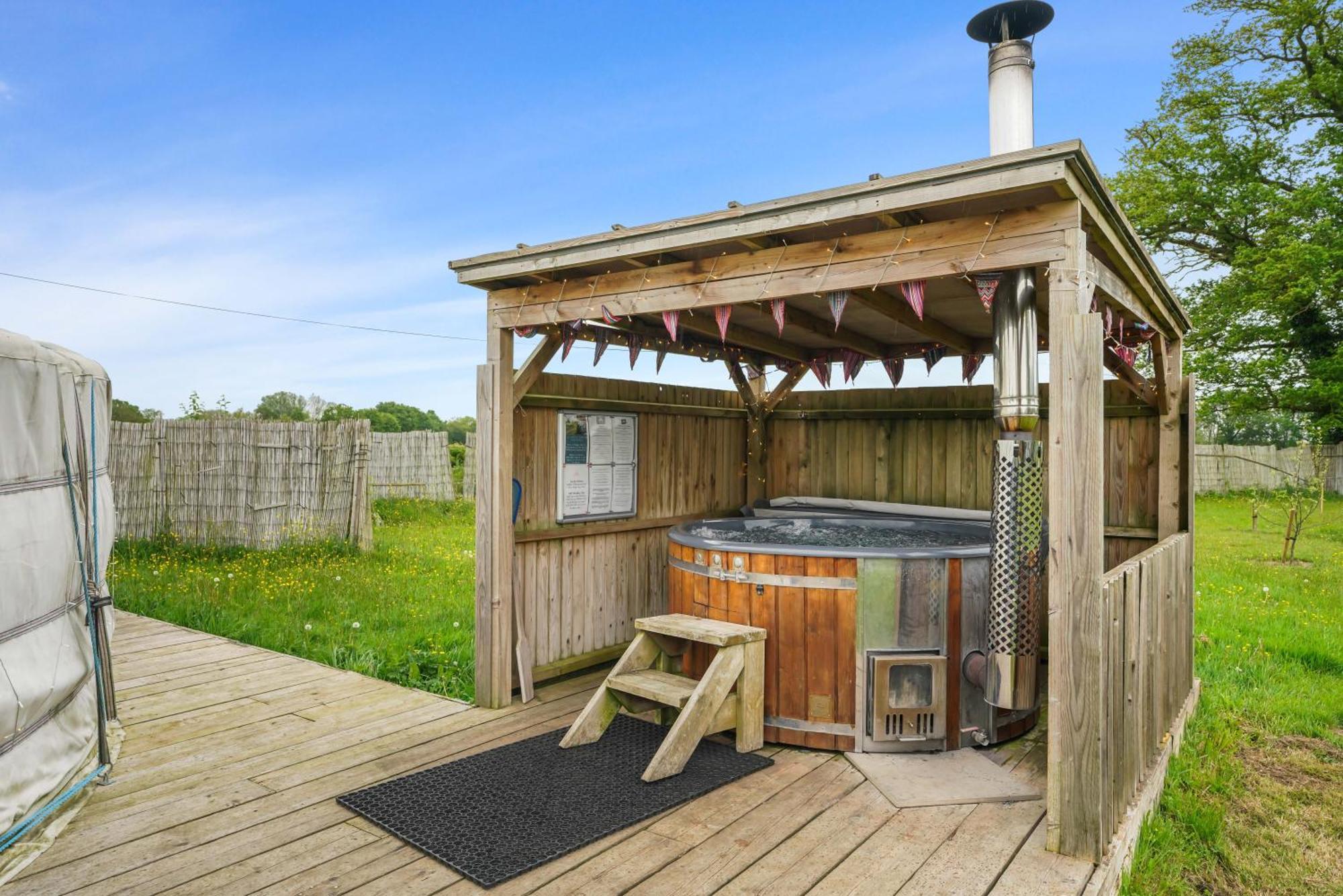 Hotel Glamp And Tipple Ltd à Great Ellingham Extérieur photo