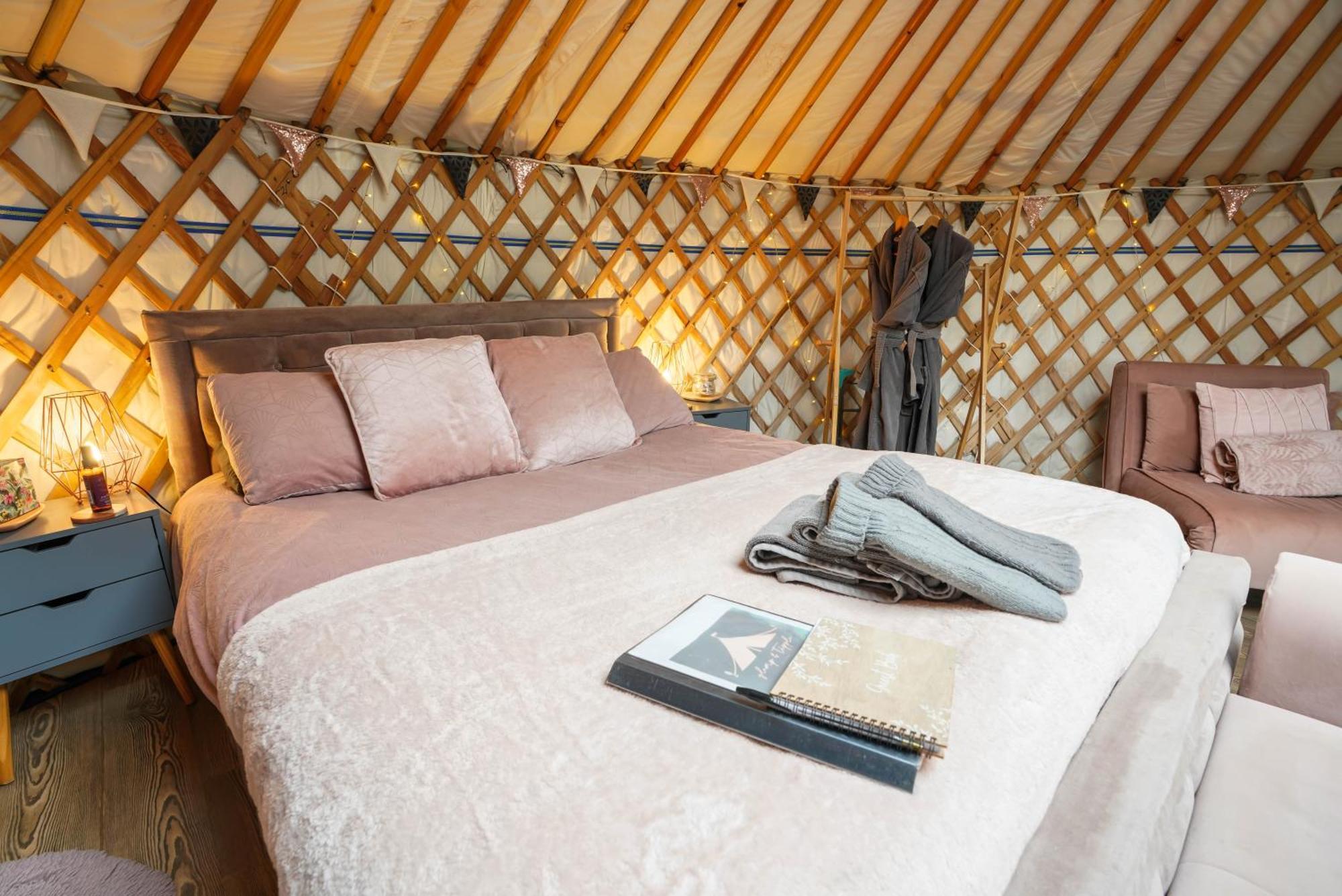 Hotel Glamp And Tipple Ltd à Great Ellingham Extérieur photo